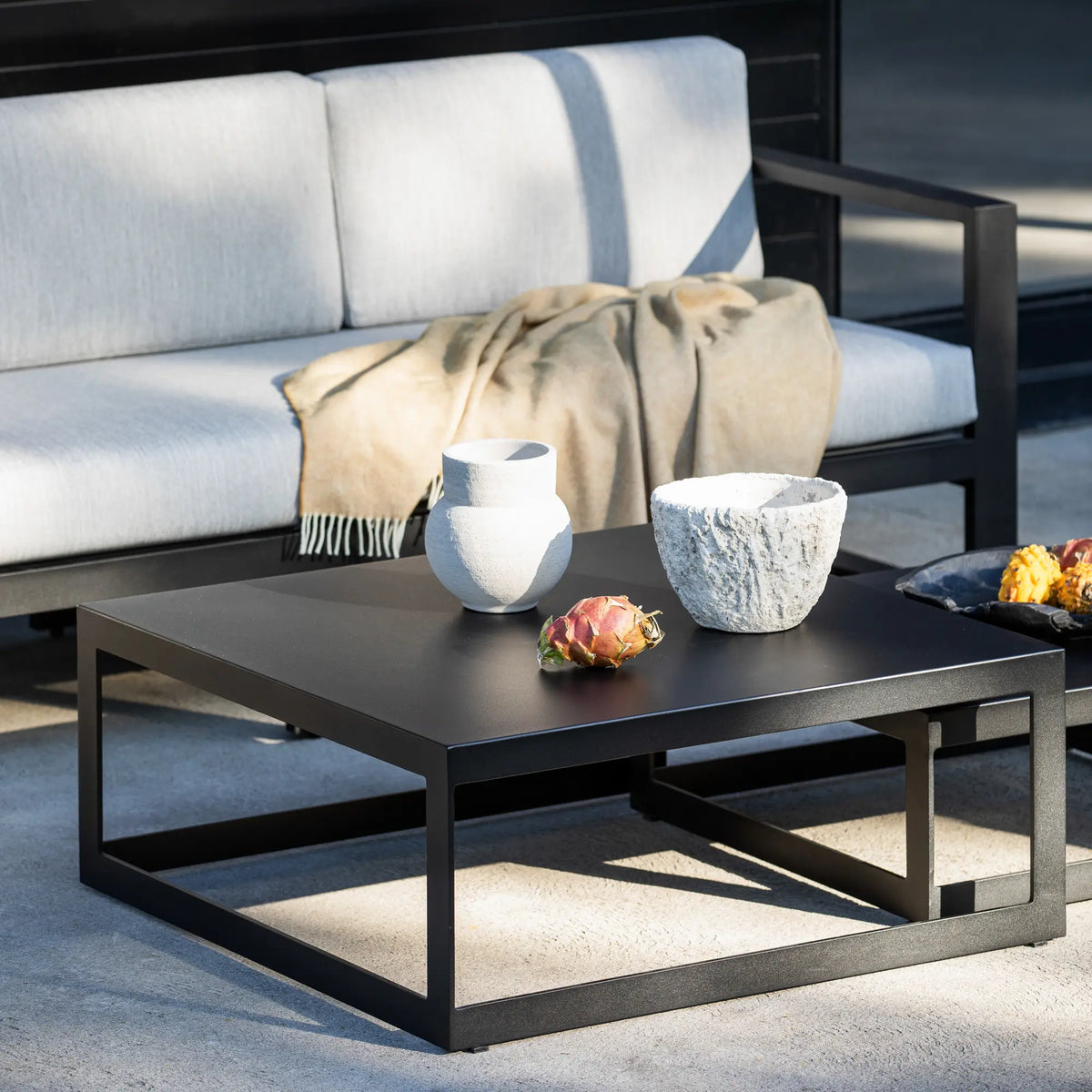 Overlap - Outdoor Aluminium Coffee Table