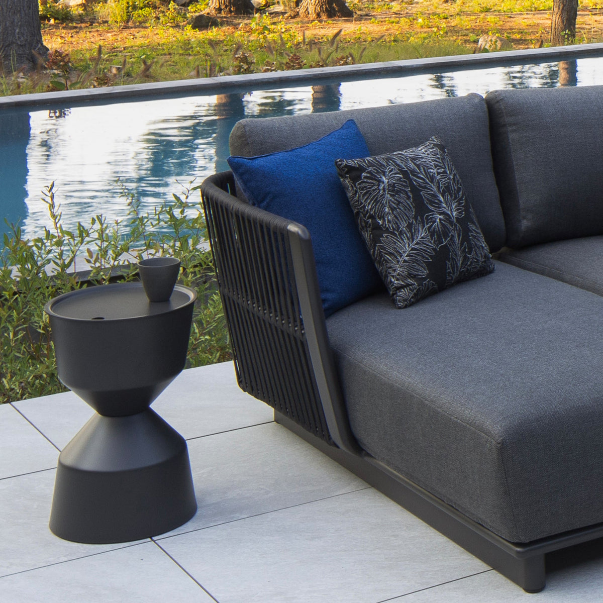 Sablier - Outdoor Aluminium Side Table