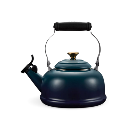 1.6L Whistling Kettle by Le Creuset