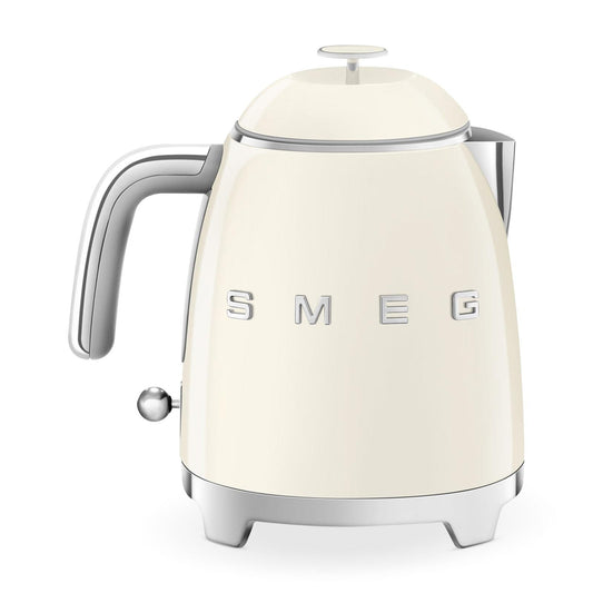 Bouilloire 3 tasses 50’s Style par Smeg