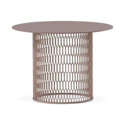 Mesh - Table d'appoint extérieure en aluminium par Kettal