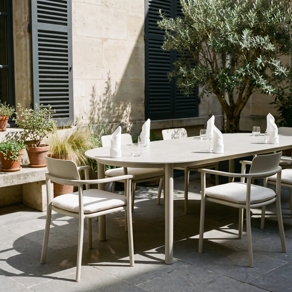 Lemon Pie - Outdoor Ceramic Extendable Table