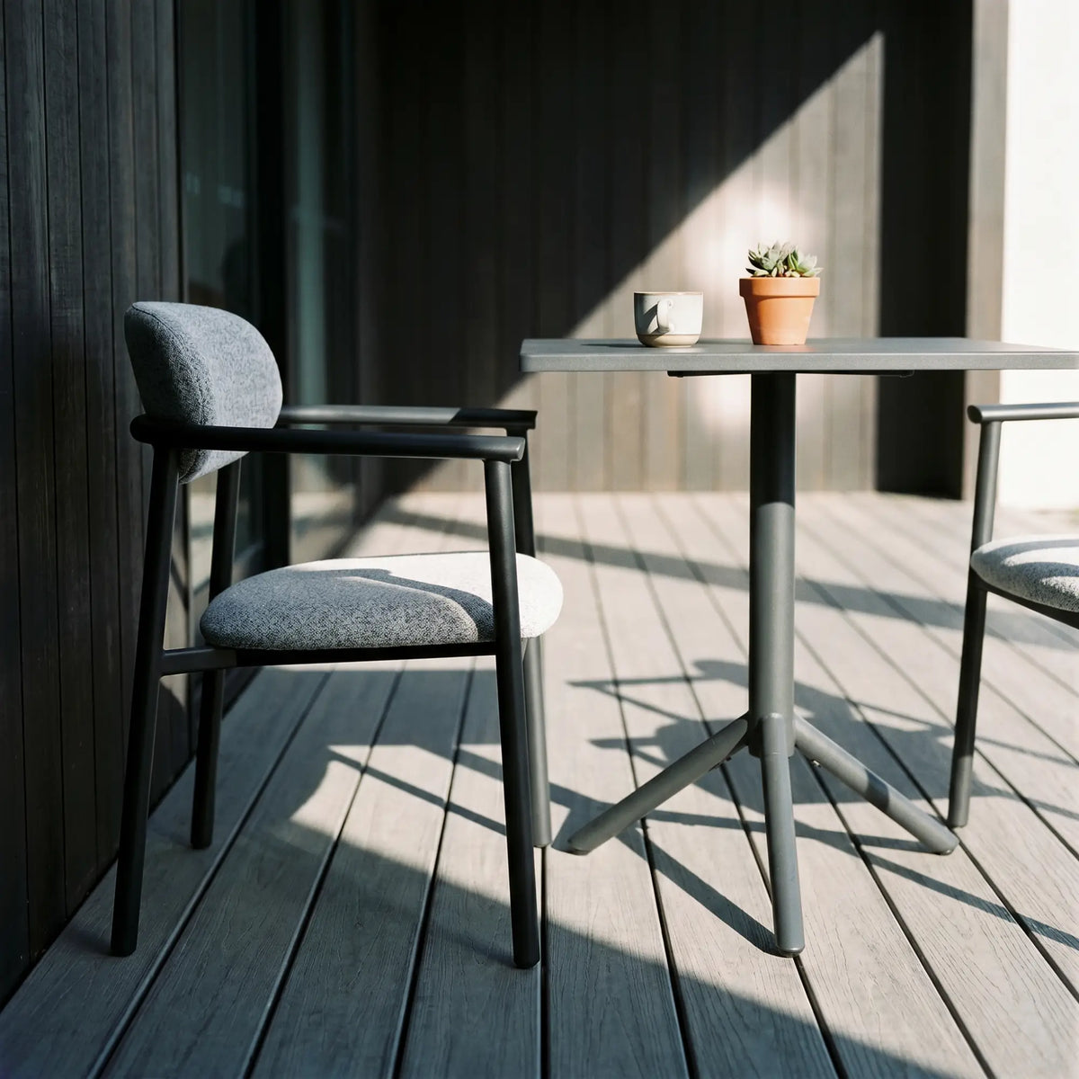 The Thing - Outdoor Aluminium Dining Table